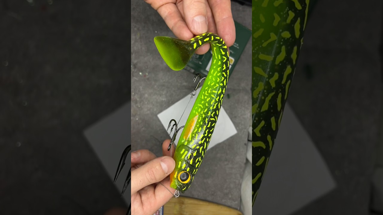 how to rig (tie/bind) a big soft plastic lure for fishing 🎣 