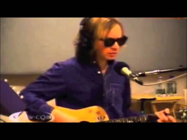 Assista a Beck unplugged - Modern Guilt / Orphans / Gamma Ray (ft Jessica Dobson, lyrics below) no YouTube Assista a Beck unplugged - Modern Guilt / Orphans / Gamma Ray (ft Jessica Dobson, lyrics below) no YouTube