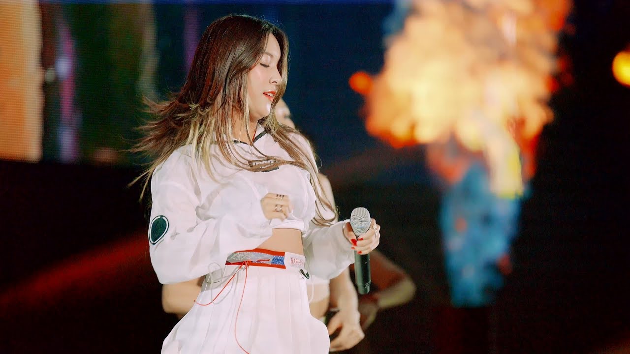 F(X) 루나 (Luna) - Free Somebody @170524 창원 문화복합타운 [4k Fancam/직캠]