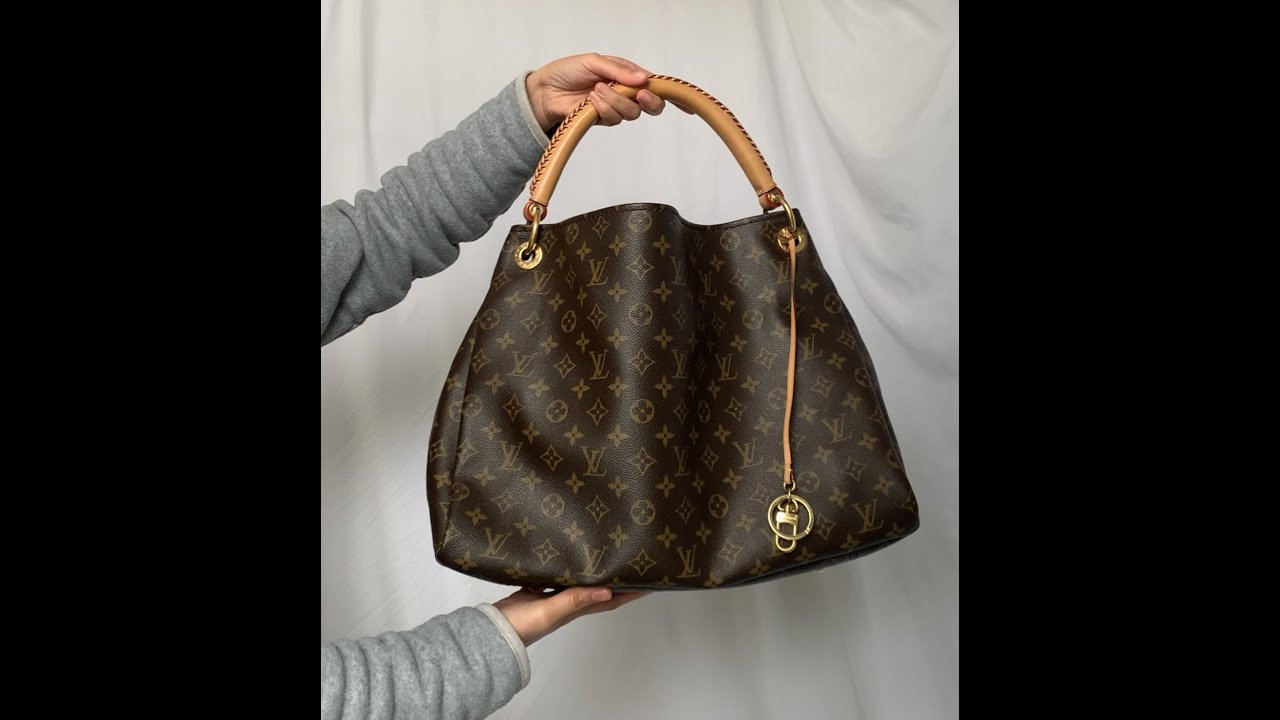 Review of the Redesigned Louis Vuitton Artsy MM 