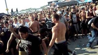 Hardcore breakdown at Warped Tour Chicago 2011.AVI