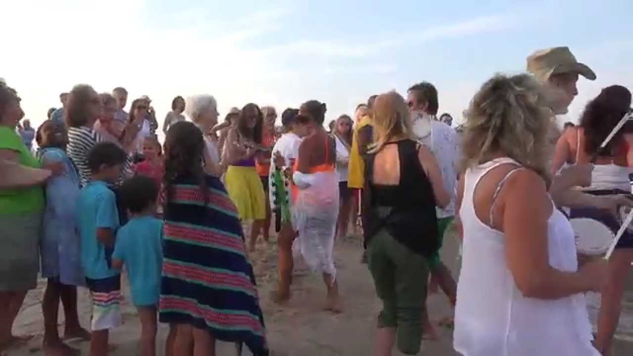 HAMPTONS Weekly drum circle at Sag Main beach, N.Y. YouTube