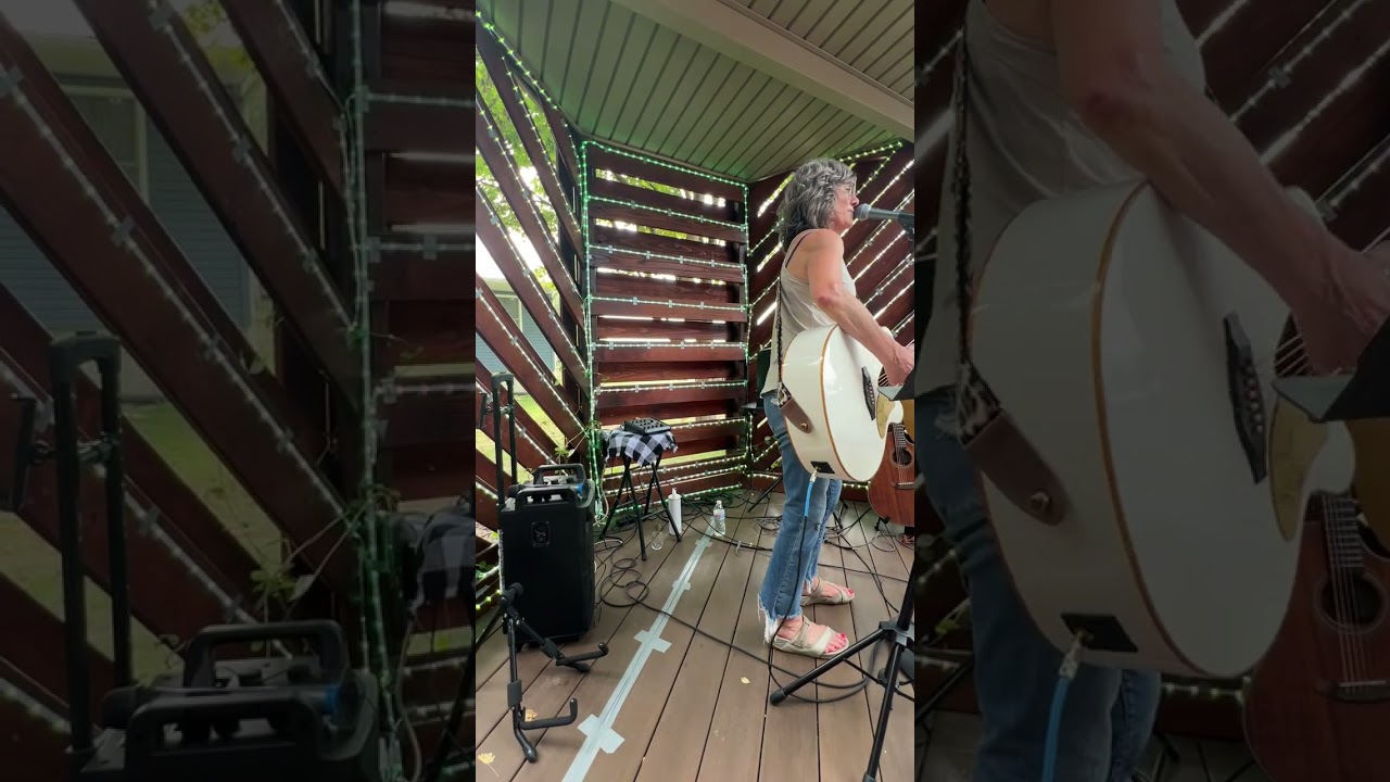 Michelle Chenard - Mama I’m coming home.