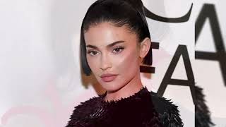Kylie Jenner - Bio, Wiki, Facts, Age, Height, Weight,Measurement,Photos;British aspiring author