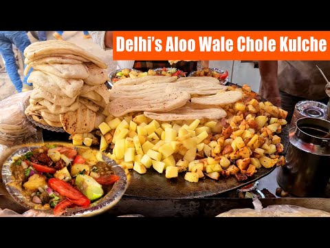 Fried Aloo Wale Chole Kulche | आलू वाले ज़ायकेदार छोले कुलचे | Tasty Street Food