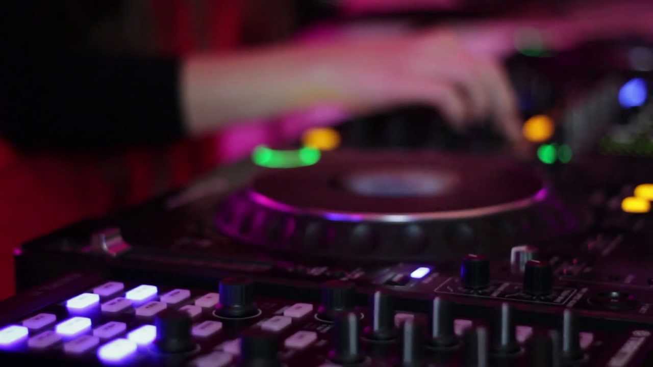 Beat Me! (Daniela Haverbeck & Der Process) XT3 Radio