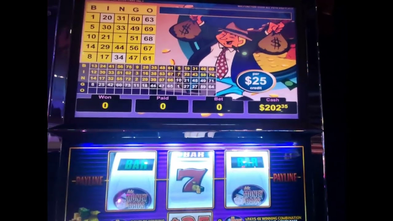 Мешки с деньгами по 5 и 25 долларов в Downstream!