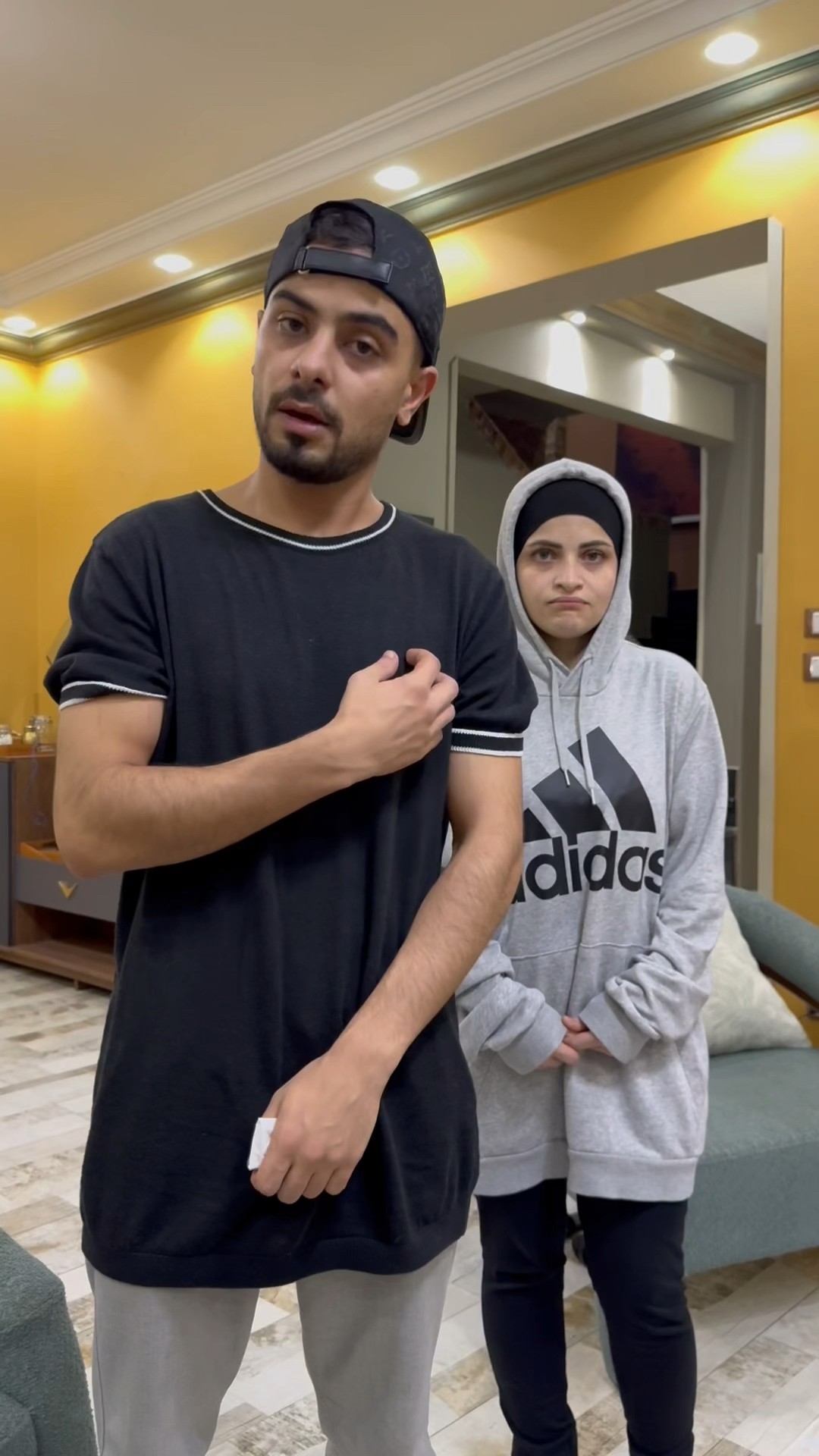 الاخ الغبي والبنت ?? ام سيف وجيفارا العلي