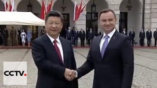 Welcome ceremony held for President Xi in Warsaw