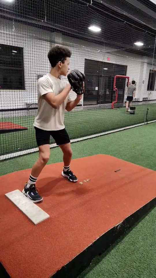 12 year-old throwing 66 mph with easy and smooth delivery - YouTube