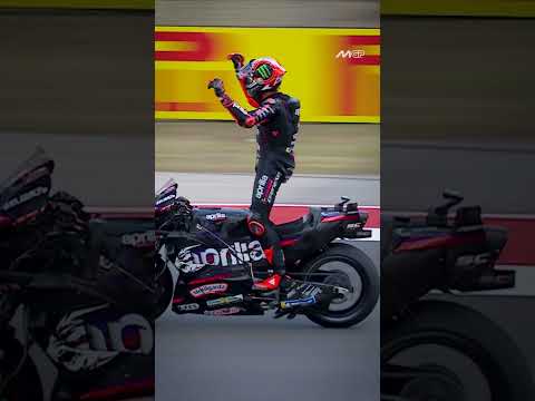 Bez celebrates his 5th win a row with dancing on the bike! 🕺