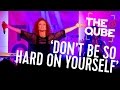 Jess Glynne - 'Don't Be So Hard On Yourself' (live in the Qube) // Qmusic