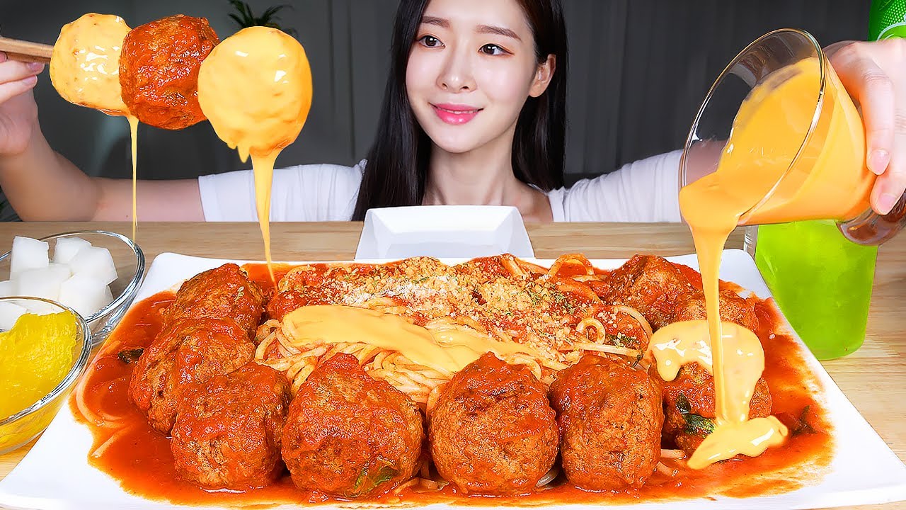 ASMR MUKBANG | МАССИВНЫЕ Спагетти с Фрикадельками и Сырным соусом 🍝 Сырный соус (+ Рецепт)