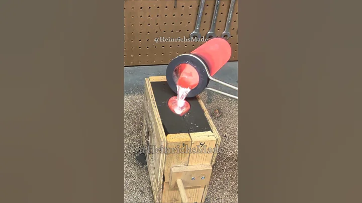 Melting Aluminum and Metal Casting into sand mold #heinrichsmade #metal #melting