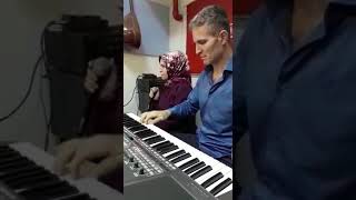 Baş Koymuşum Türkiyemin Yoluna