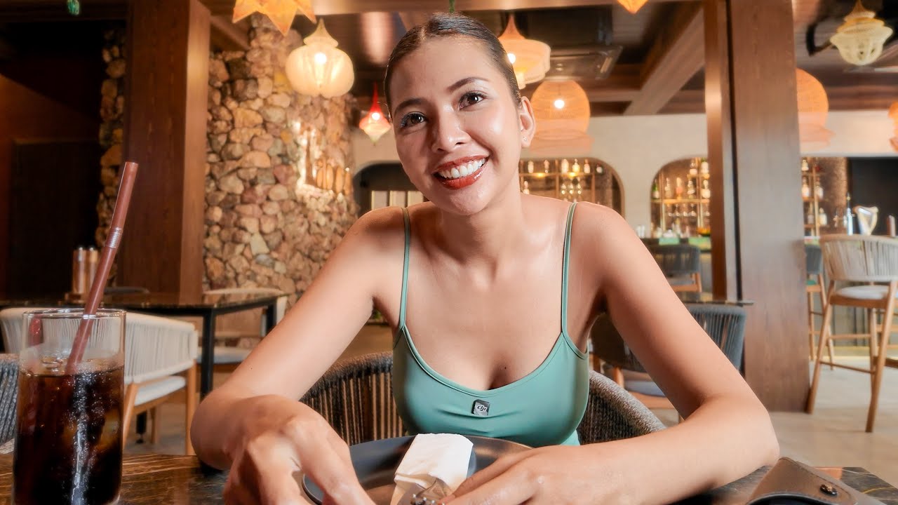 Romantic Lunch Date in Thailand… Then the Worst Possible Thing Happened