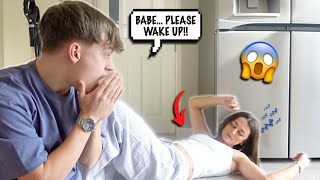 PASSING OUT Whilst Cooking PRANK On my BOYFRIEND! *FUNNY* 😱😂