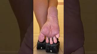 Scrunched Soles In Super Slow Motion