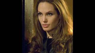 angelina jolie - كلام العين