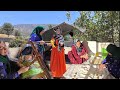 Helping each other bake breadby Ashraf fromthe (bid) channel and Aisha, a nomadic woman