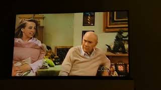 Everyone is trying to help Roseanne and Jackie's parents sleep over at the Conner home 🏠
