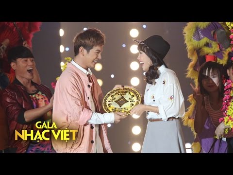 YouTube पर Tết Ơi Là Tết - Sơn Ngọc Minh, Diệu Nhi | Gala Nhạc Việt 7 देखें YouTube पर Tết Ơi Là Tết - Sơn Ngọc Minh, Diệu Nhi | Gala Nhạc Việt 7 देखें