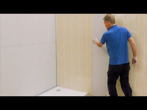 Video: Die Badkamer Versier Met Plastiekpanele (108 Foto's): Selfgemaakte Herstelwerk Met PVC -panele En Interessante Ontwerpidees