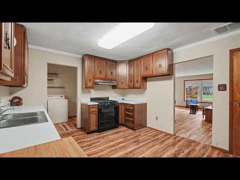 105 S Meadowhill Ln, Mahomet, IL home video tour
