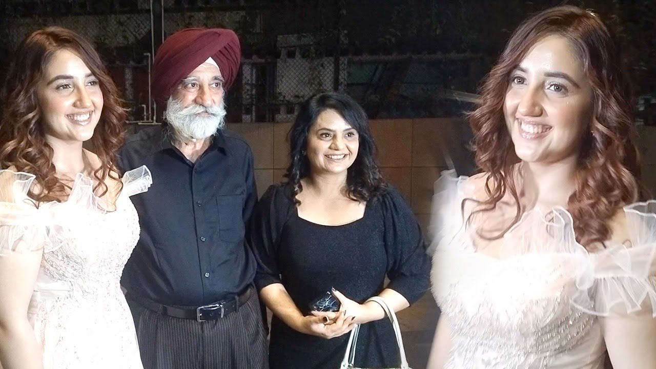 Ashnoor Kaur Birthday Celebration: Ashnoor Kaur At Her 18th Birthday Bash |