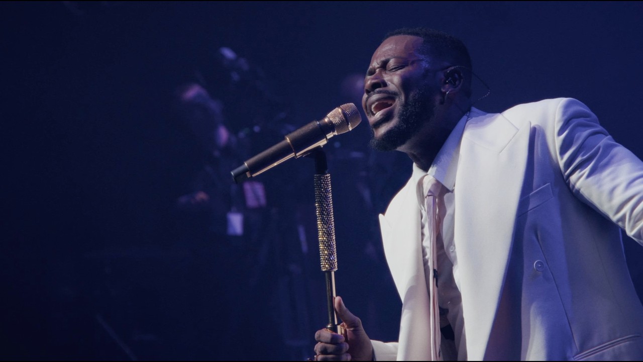 Adekunle Gold - Believe (Live From The Royal Festival Hall) auf YouTube ansehen Adekunle Gold - Believe (Live From The Royal Festival Hall) auf YouTube ansehen
