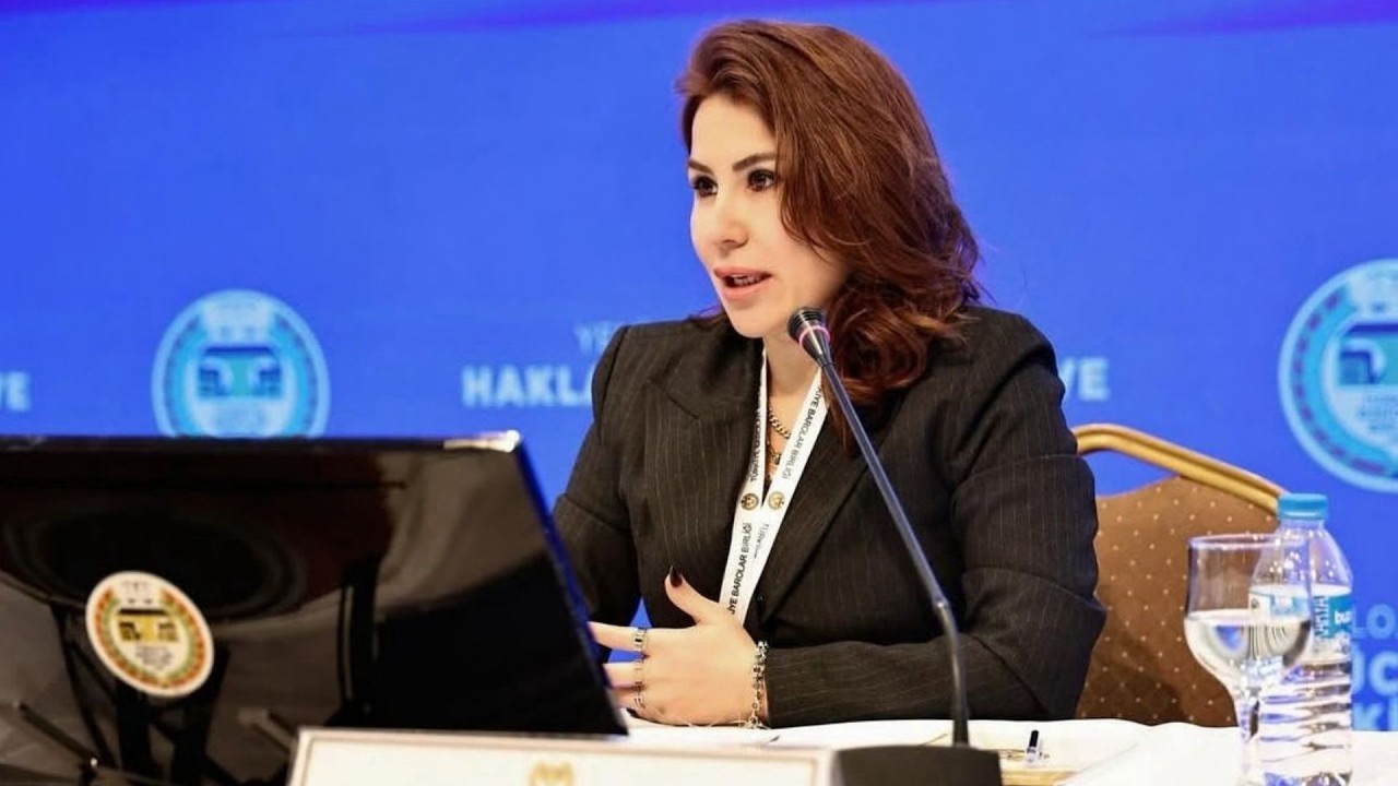 Doç. Dr. Ezgi Kovancı’dan kadınların önündeki görünmez engel ‘Cam Tavan’ tanımı