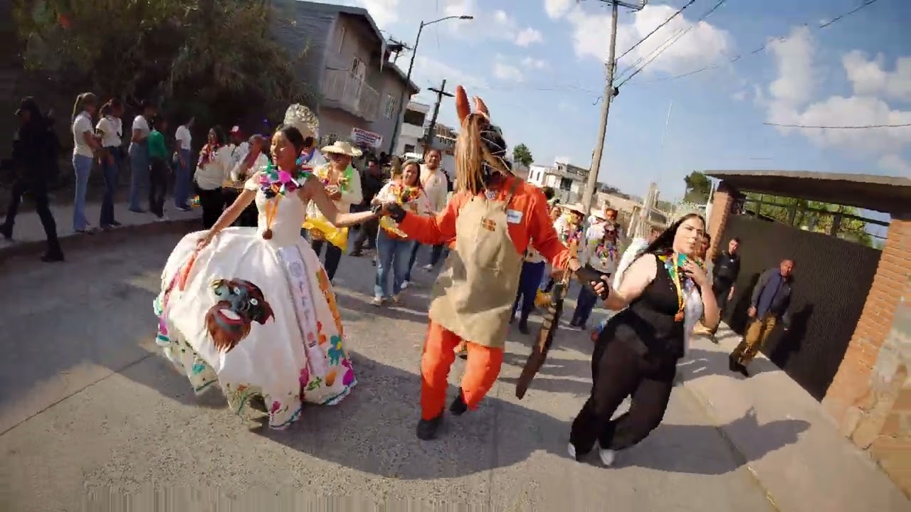 Danza y Celebración por todo el municipio de Charo porque también saben divertirse