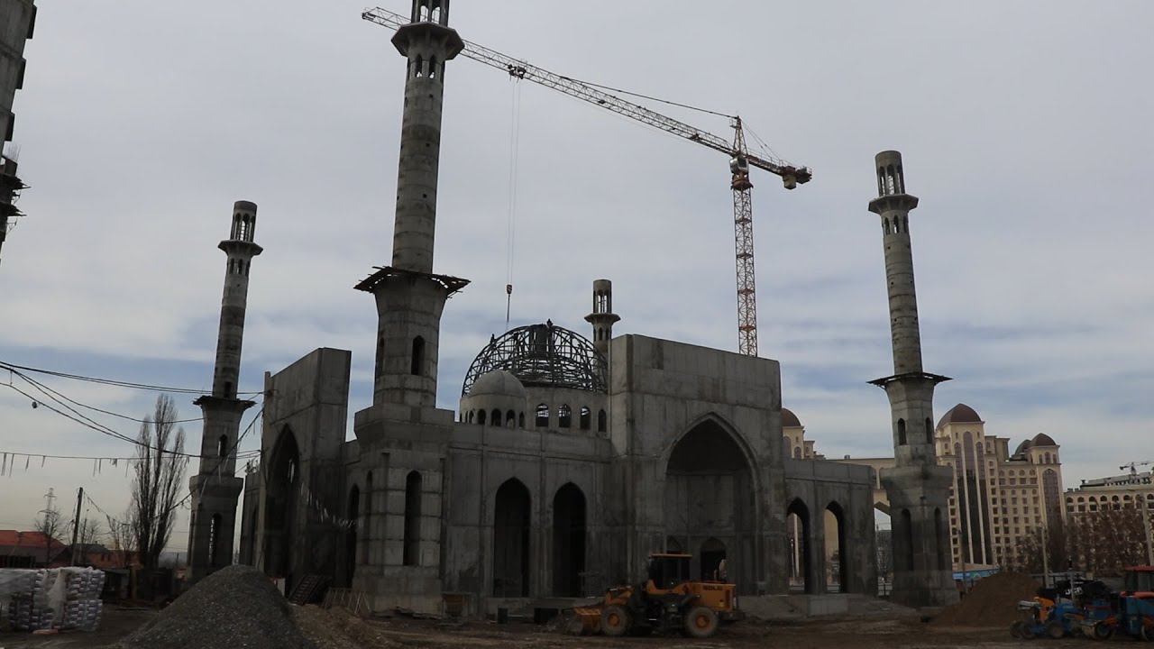 В Грозном строятся семь новых мечетей и три медресе - YouTube