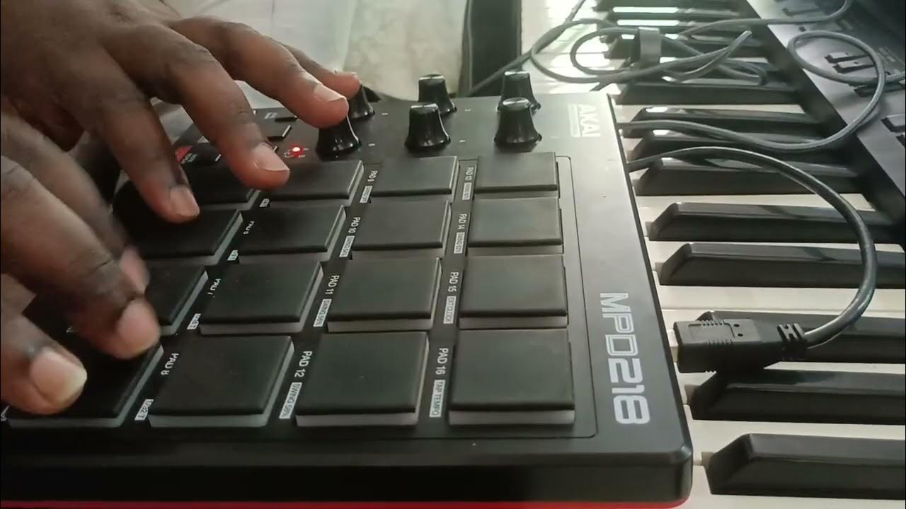 Akai MPD218 MIDIoverUSB Pad Controller mac book mainstage sounds