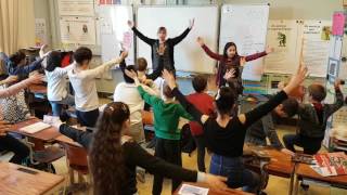 Download Lagu yoga in de klas MP3