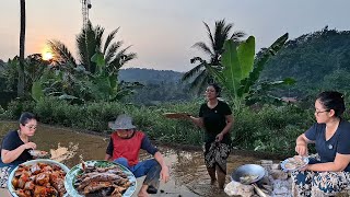 Download Lagu SUASANA PAGI YANG MENYEJUKAN DAN MENENANGKAN HIDUP DI DESA,, Pagi Pagi Masak Di Saung Sawah MP3