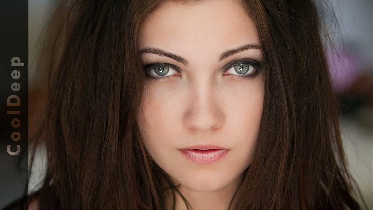 Коричневые волосы с голубыми глазами. Lilly kruk. Шатенка с зелеными глазами. Шатенка с зелеными глазами. Шоколадный цвет волос и голубые глаза.