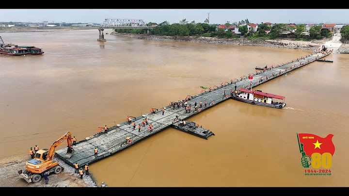 Hoàn thành lắp đặt cầu phao thay thế cầu Phong Châu, phương tiện nào được đi qua? | VTV24