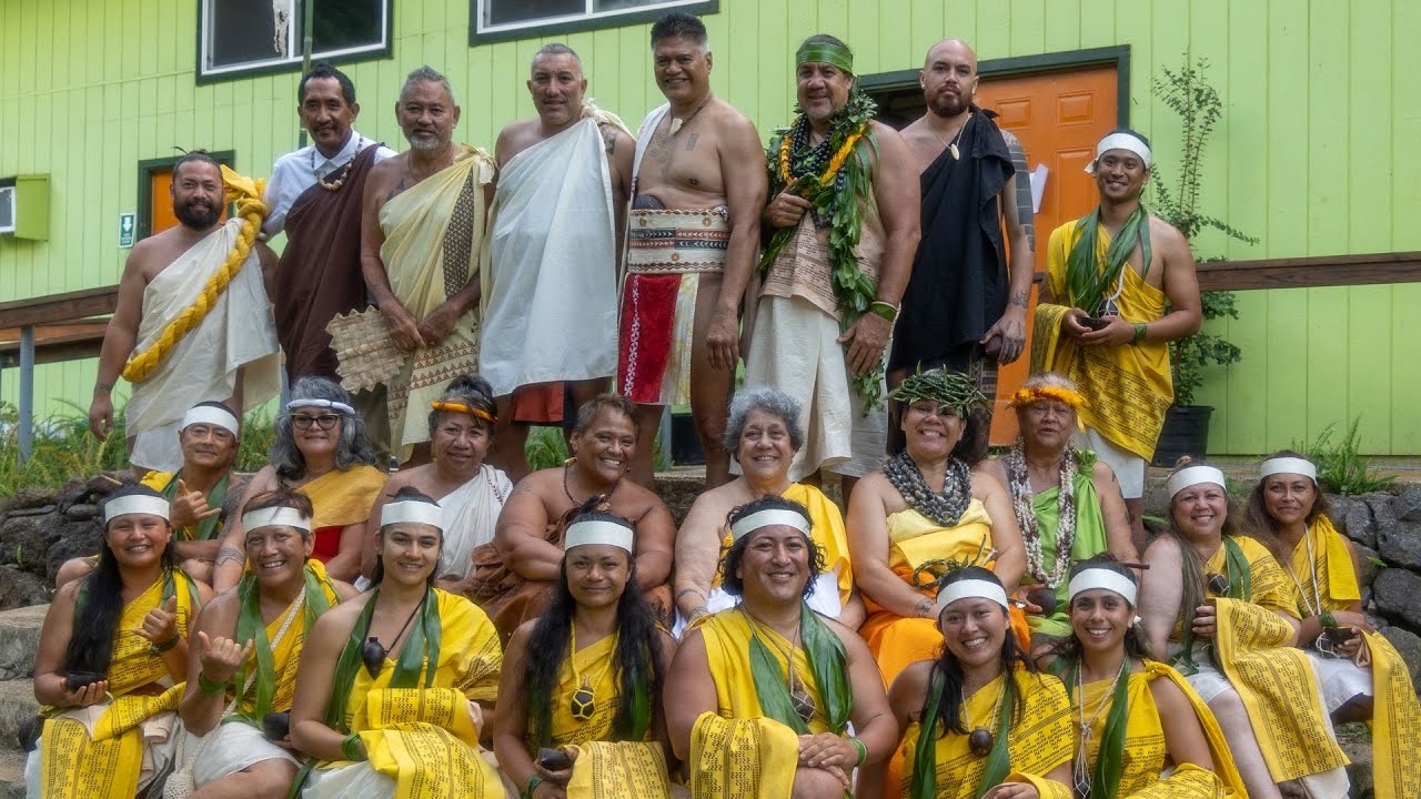 ʻŪniki - Ka Pā O Lonopūhā - Papa Akepahaola (S.V.) - YouTube