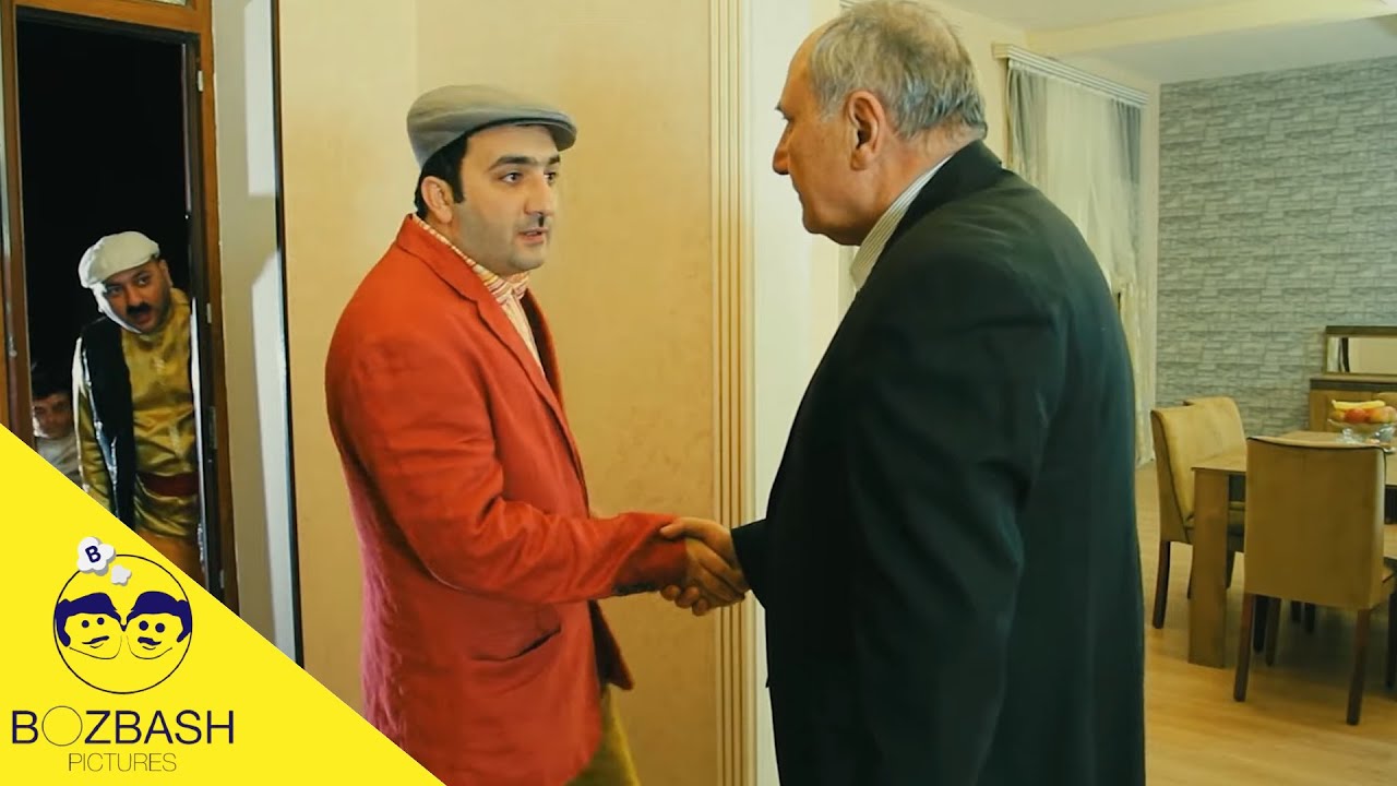 Müəllim məktəbdə olur