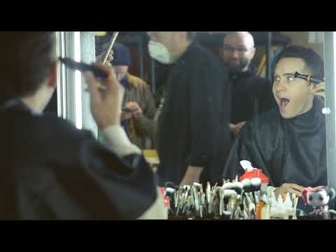 მოუსმინეთ