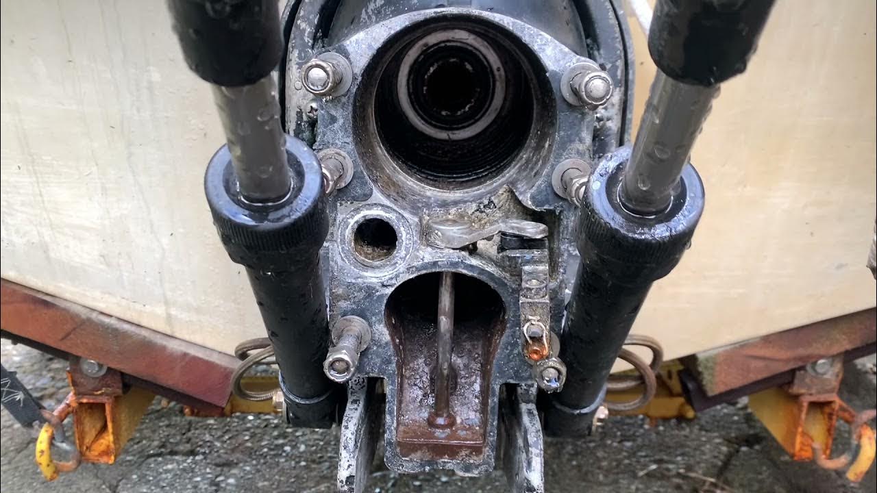 Mercruiser, ujoint bellows leak location. MR1, Gen 1, maybe Gen 2 YouTube