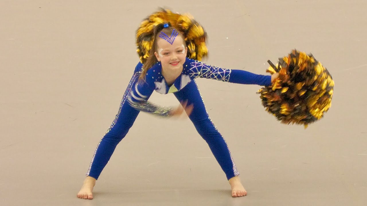 Majorettes *STUDIO DANCE EB Říčany* - solo pom, Mažoretky / Hradec Kralove 2025