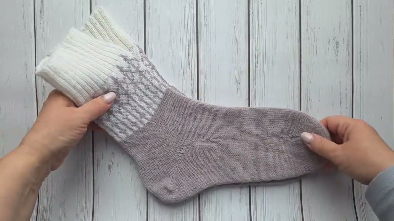 Носки на вязальной машине.