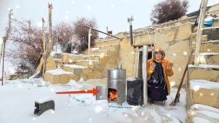 Download Lagu Een warme kachel in een sneeuwstorm: videograaf tovert tranen van vreugde op het gezicht van een ro MP3