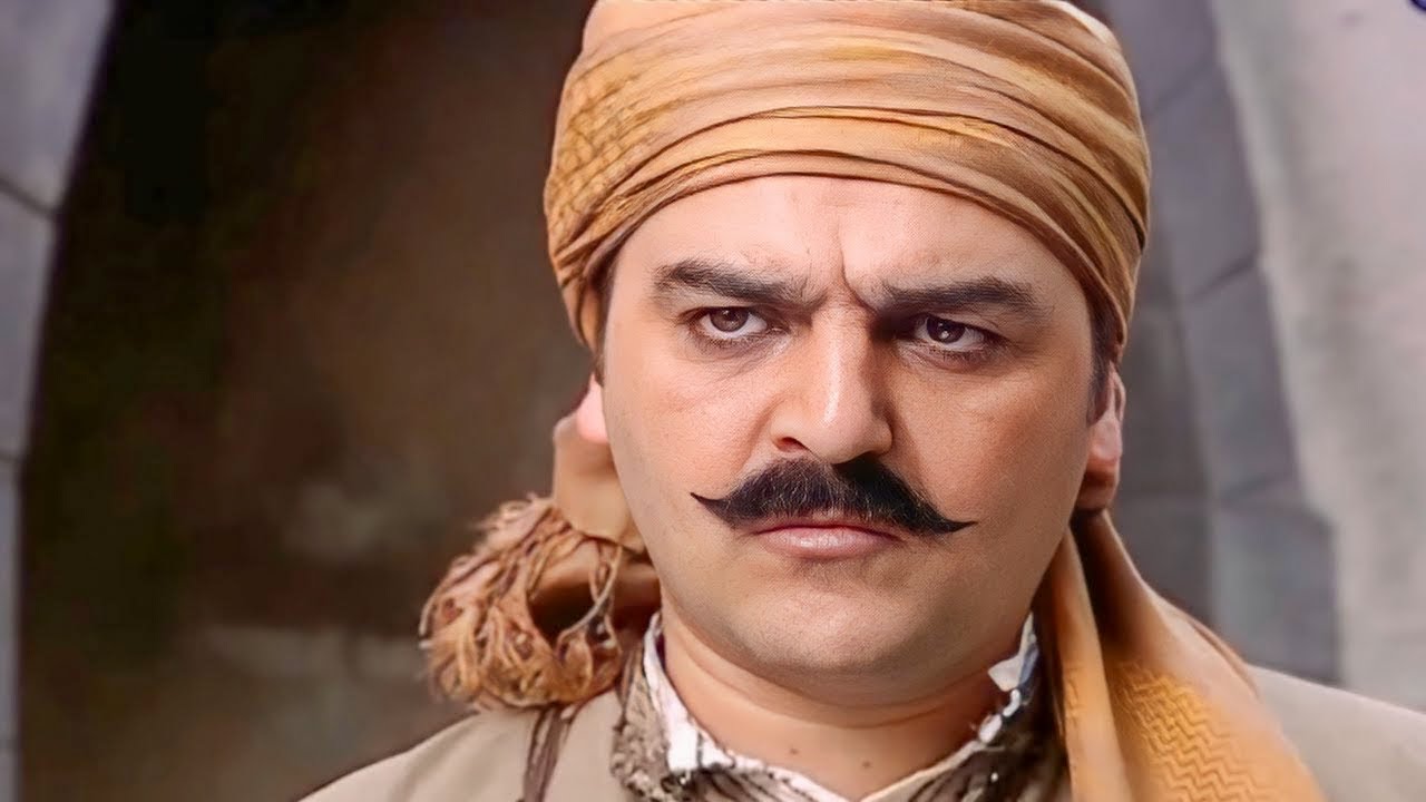 حكايا باب الحارة - العكيد أبو شهاب يهدد الخايس أبو النار و فزعة رجال الغوطة - سامر المصري