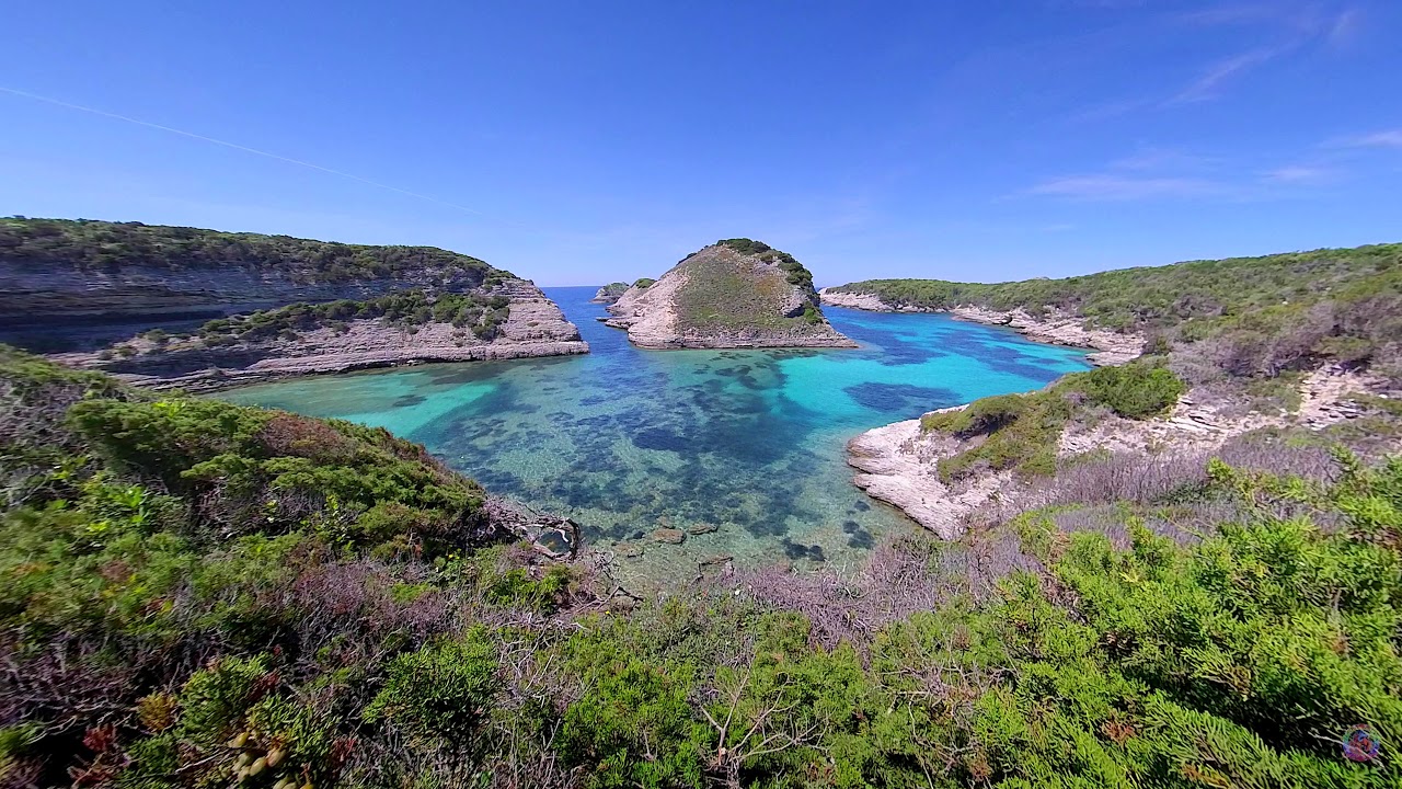Une des plus plus belle plage sauvage de Corse : la plage de l’anse de Fazziò à Bonifacio