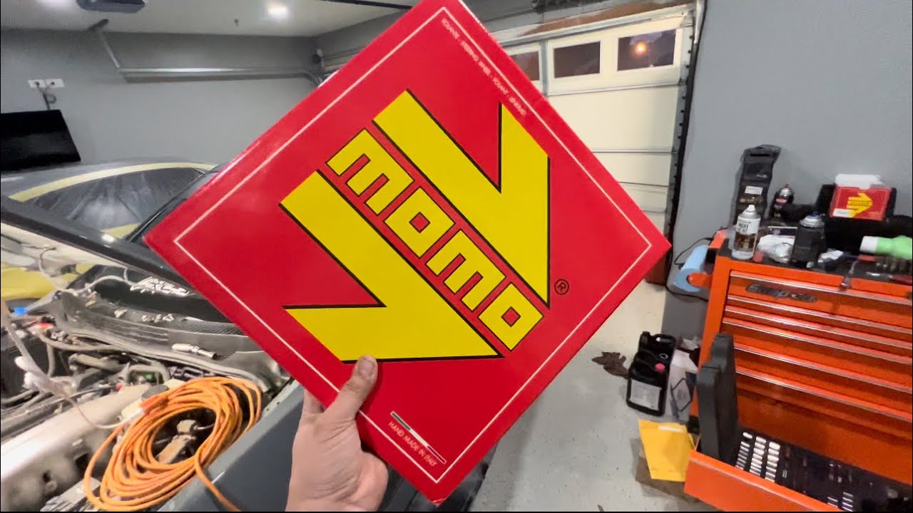 Swapping my iS300 Factory manual steering wheel for this YouTube