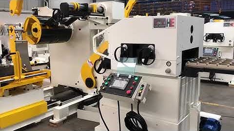 Testing before shipping: Decoiler straightener feeder 3 in 1 machine GLK3 to South Africa