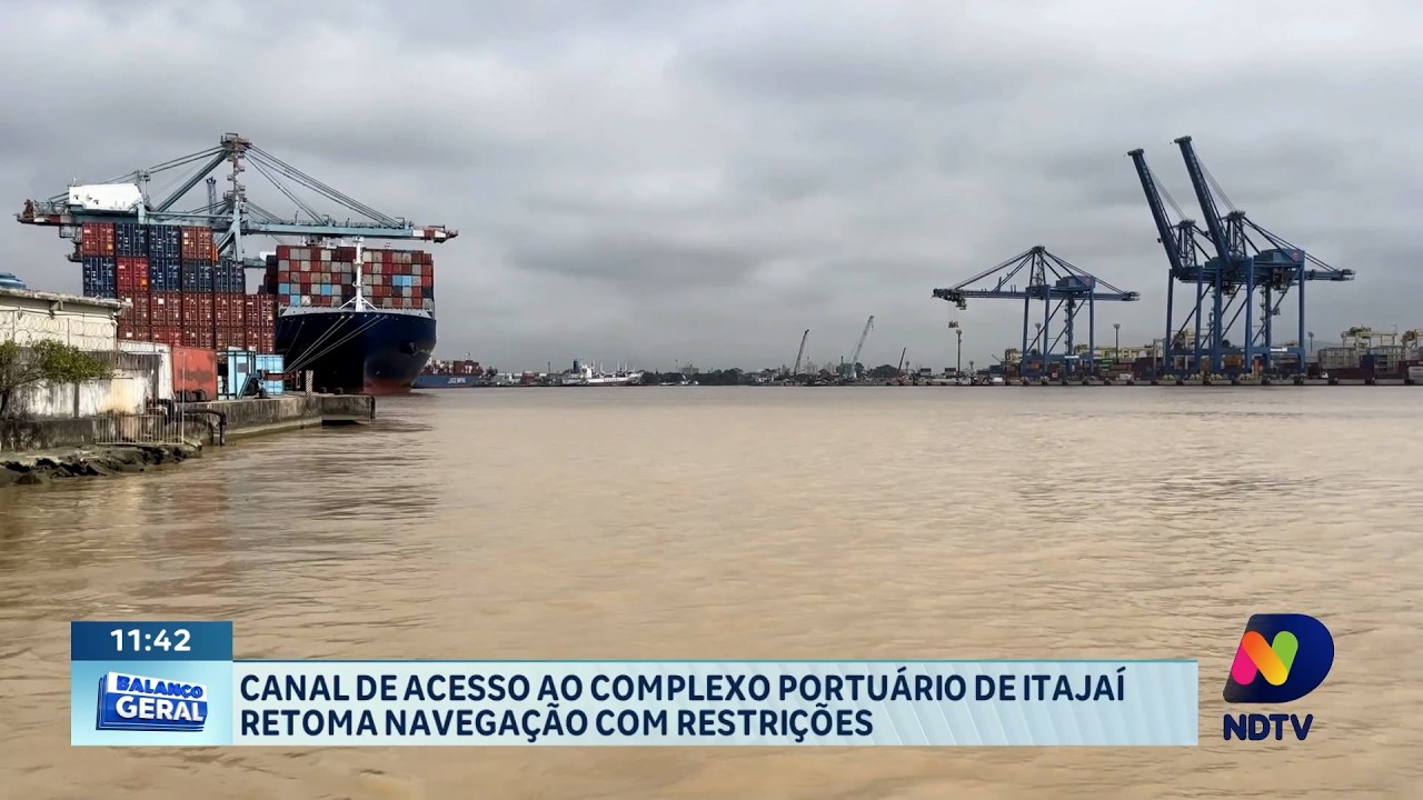 Canal do Complexo Portuário de Itajaí retoma navegação com restrições - Foto